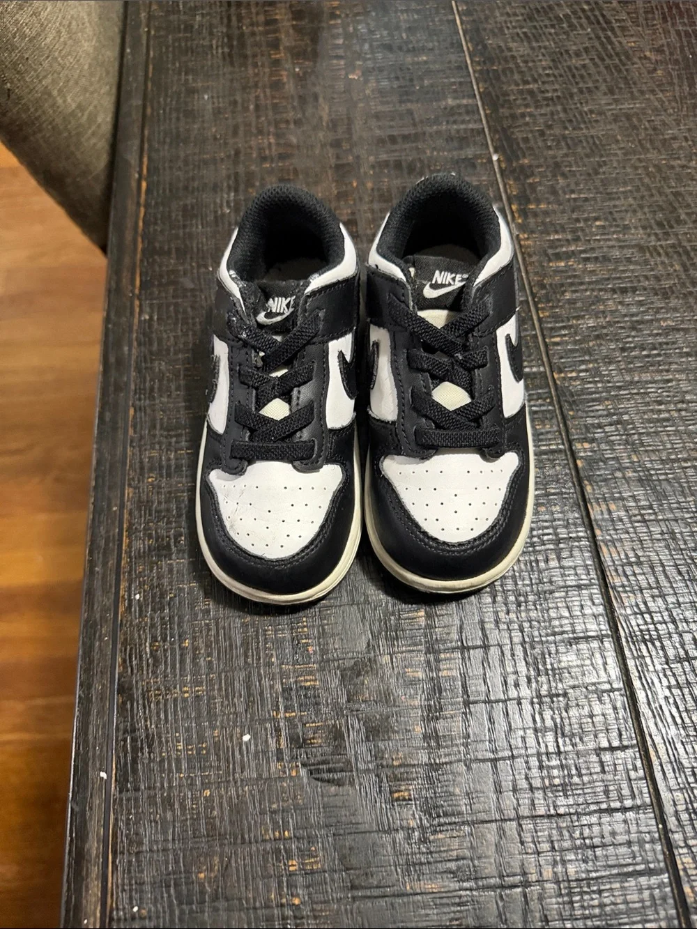 Nike Kids Black & White Low-Top Sneaker Pair